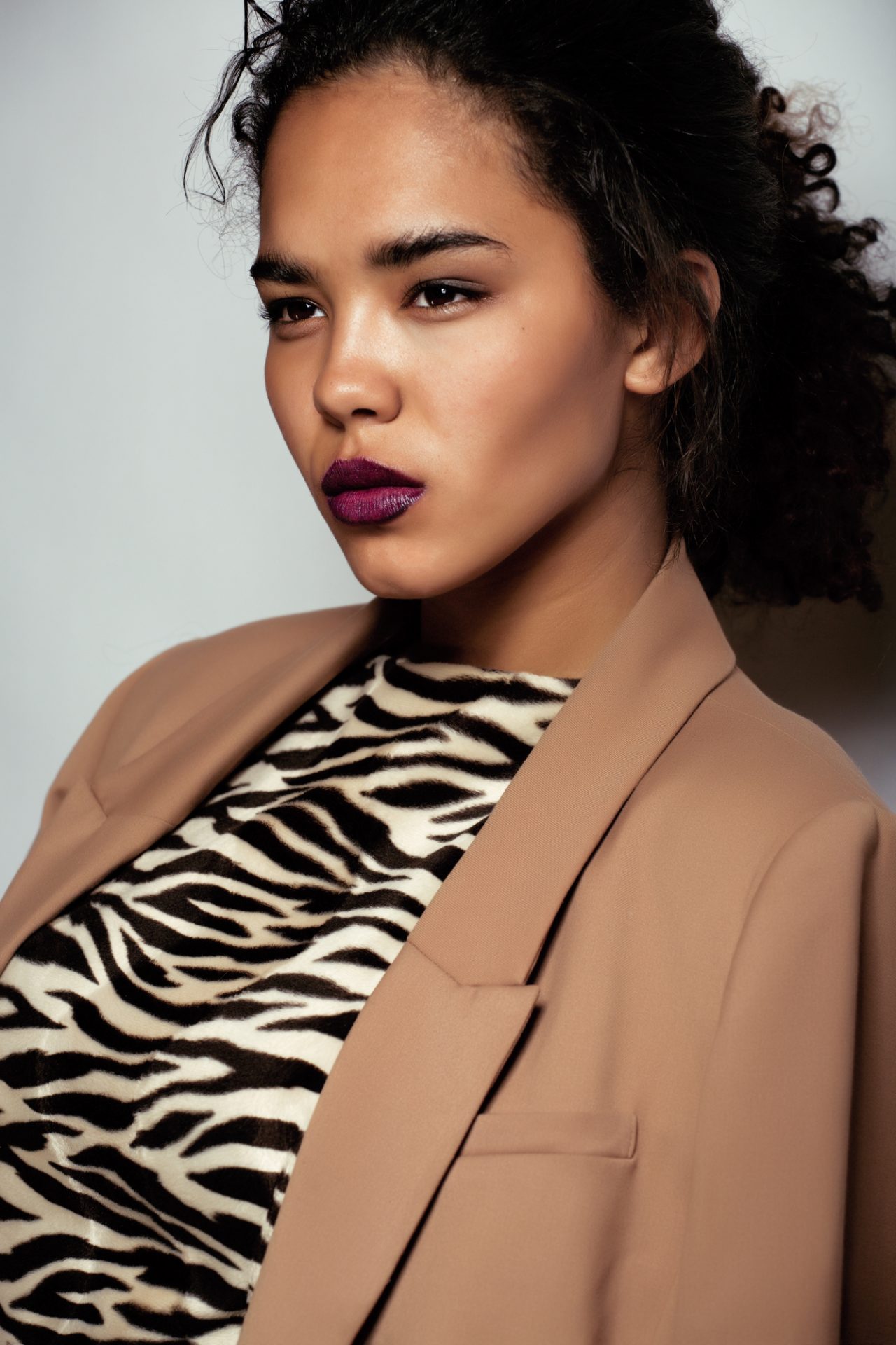 AmoLatina Review 2025 — All You Should Know Before Joining